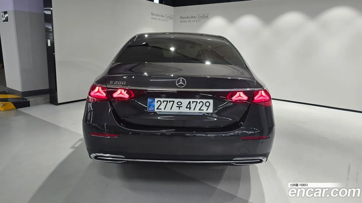 Mercedes-Benz E-Class — фото 5