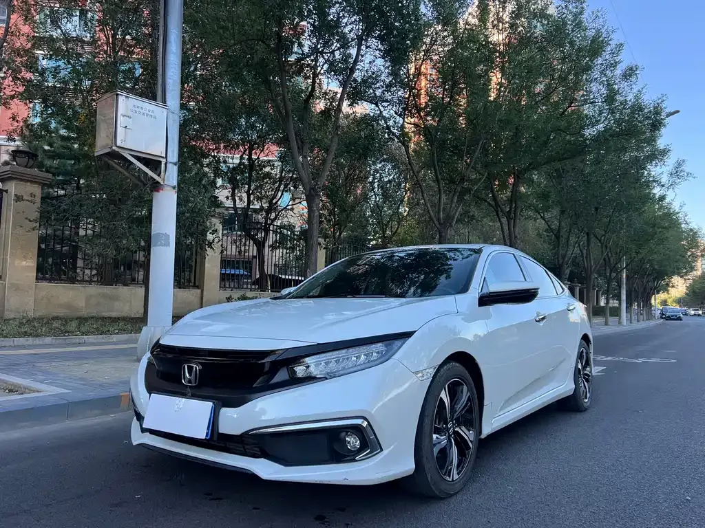 Honda Civic — фото 1