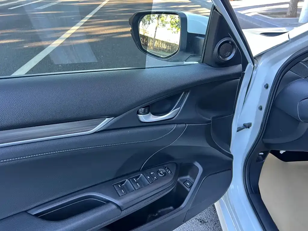 Honda Civic — фото 4
