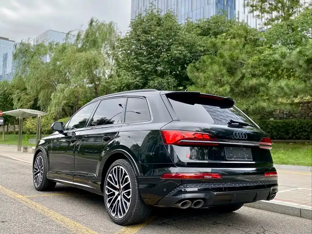 Audi SQ7 2025 из CN, фото 3