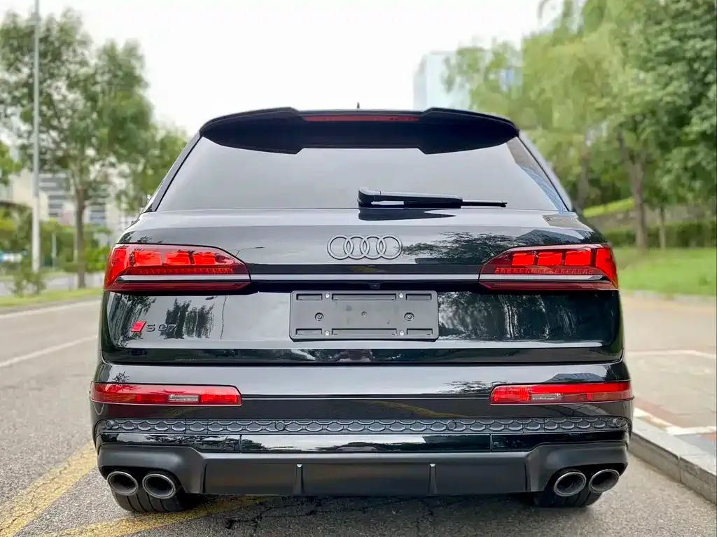 Audi SQ7 2025 из CN, фото 4