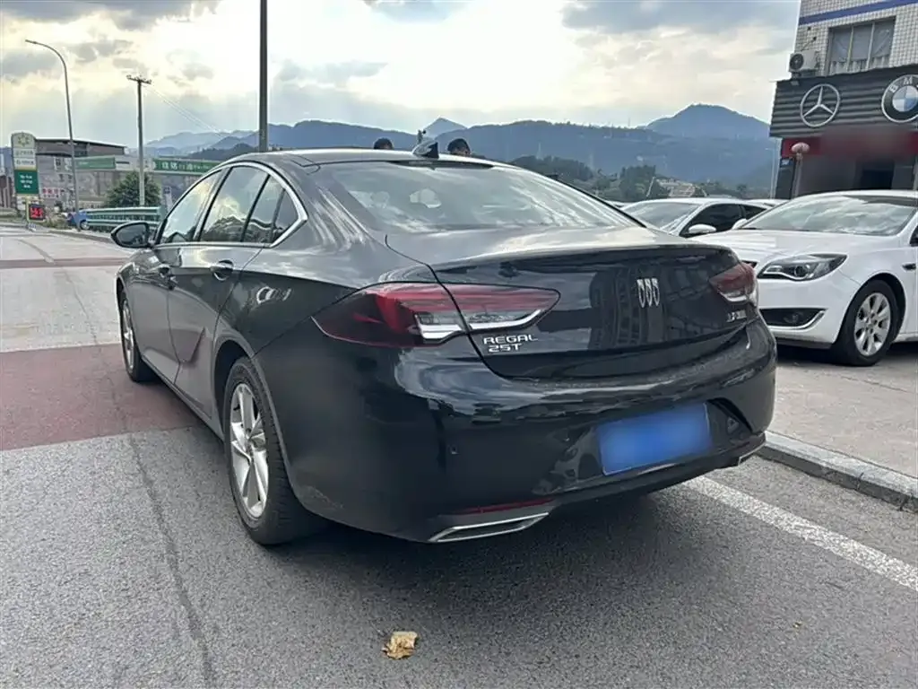 Buick Regal — фото 10