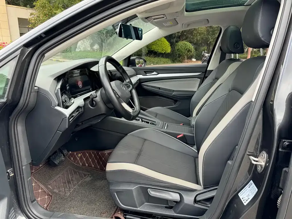 Volkswagen Golf 2021 из CN, фото 4