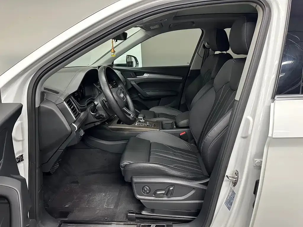 Audi Q5L 2023 из CN, фото 4