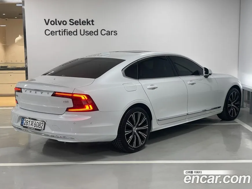 Volvo S90 2024 из KR, фото 2