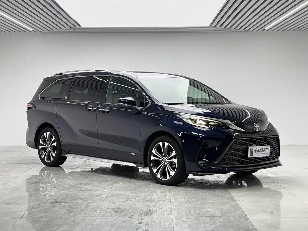 Toyota Granvia 2023 из CN, фото 3