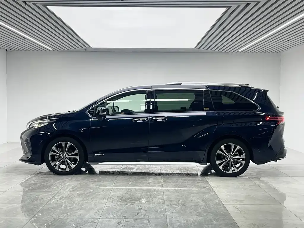 Toyota Granvia 2023 из CN, фото 8