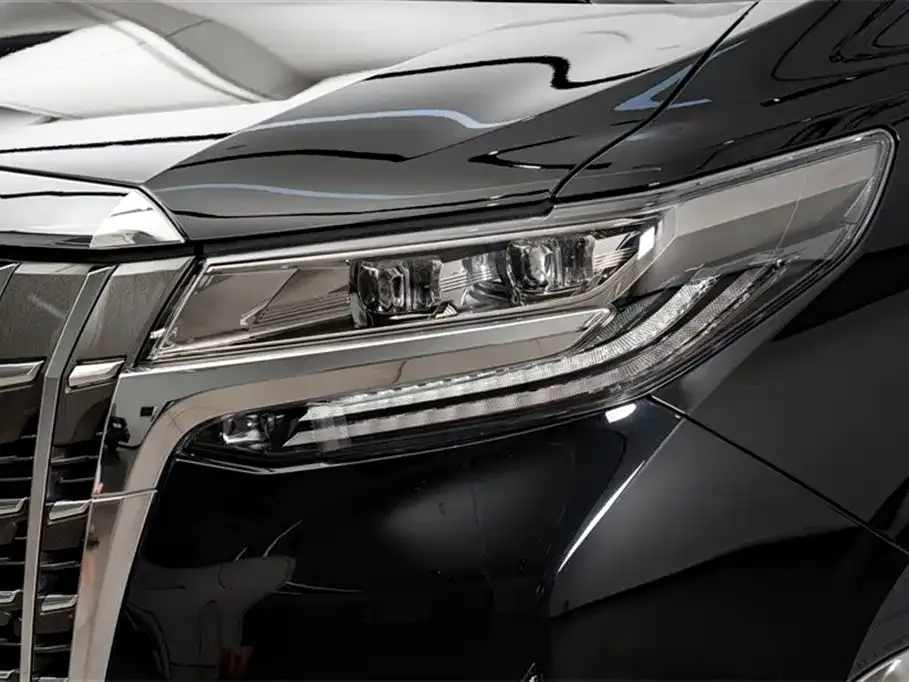 Toyota Alphard — фото 4