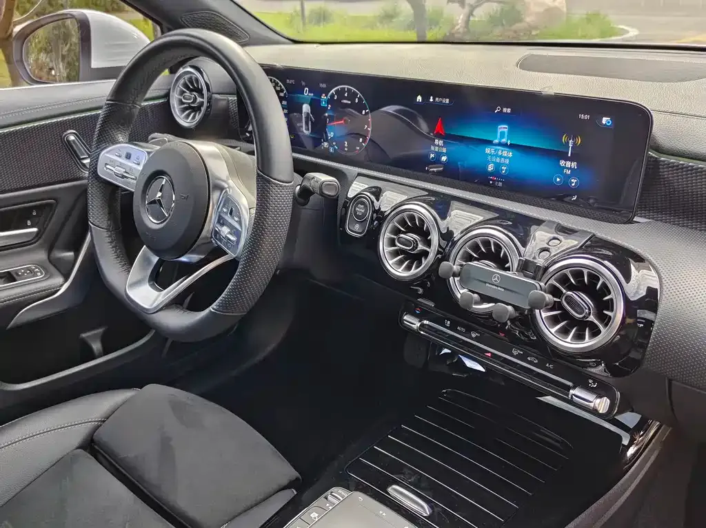 Mercedes-Benz A-Class 2023 из CN, фото 9