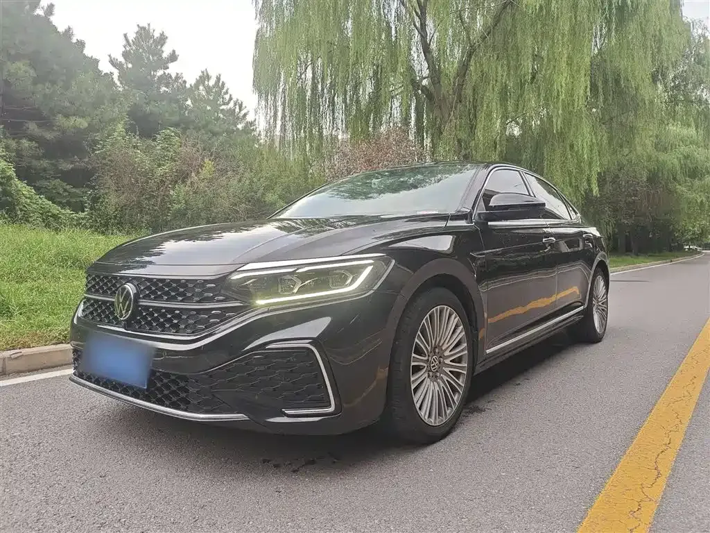 Volkswagen Passat 2023 из CN, фото 1