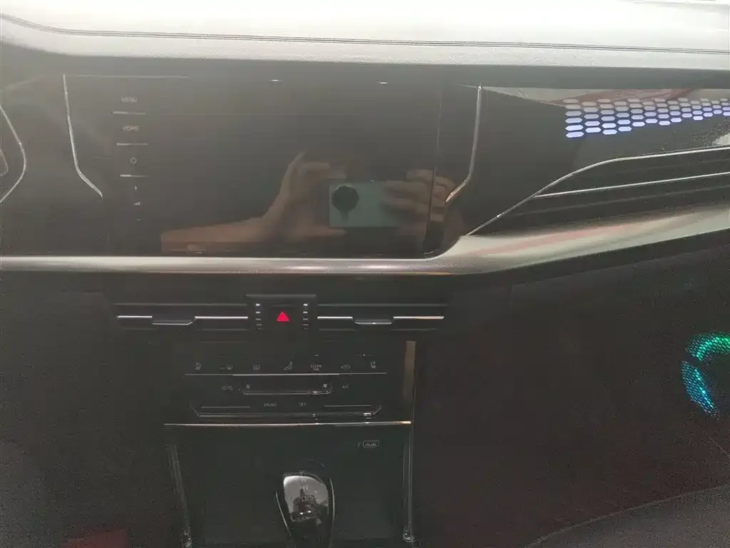 Volkswagen Passat 2023 из CN, фото 10