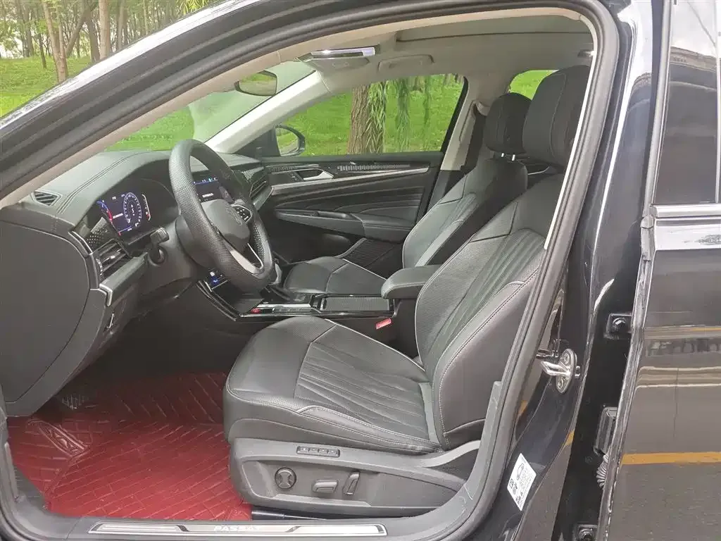 Volkswagen Passat 2023 из CN, фото 4