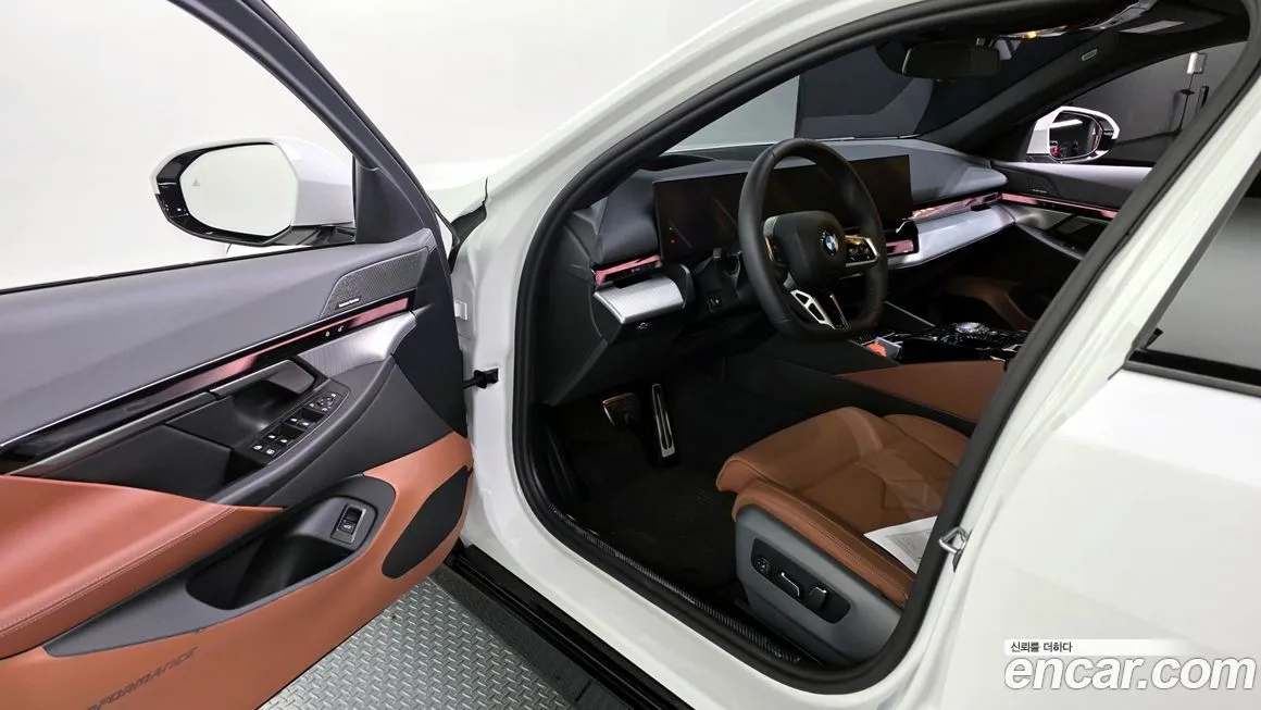 BMW 5-Series 2025 из KR, фото 10