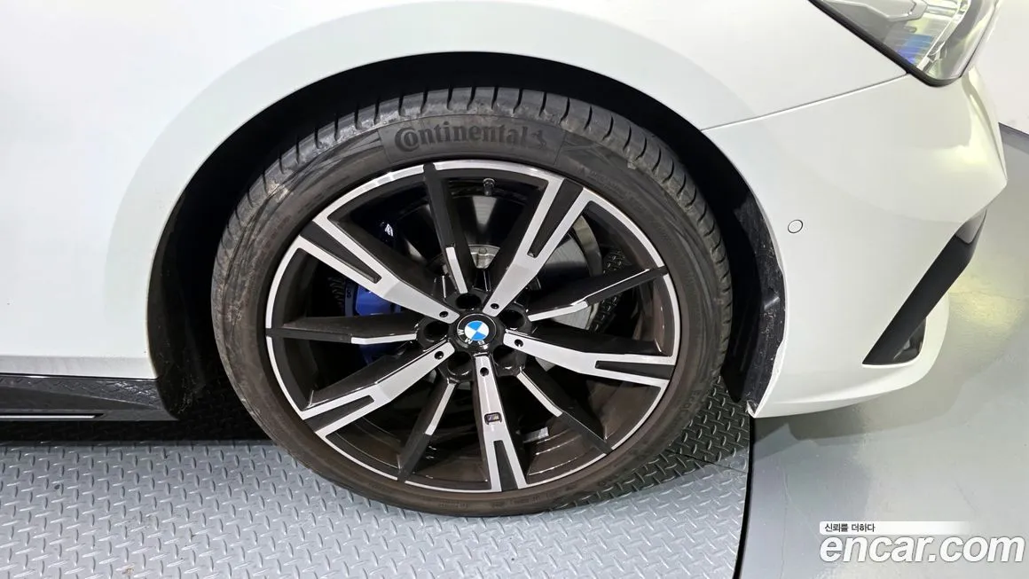 BMW 5-Series 2025 из KR, фото 5