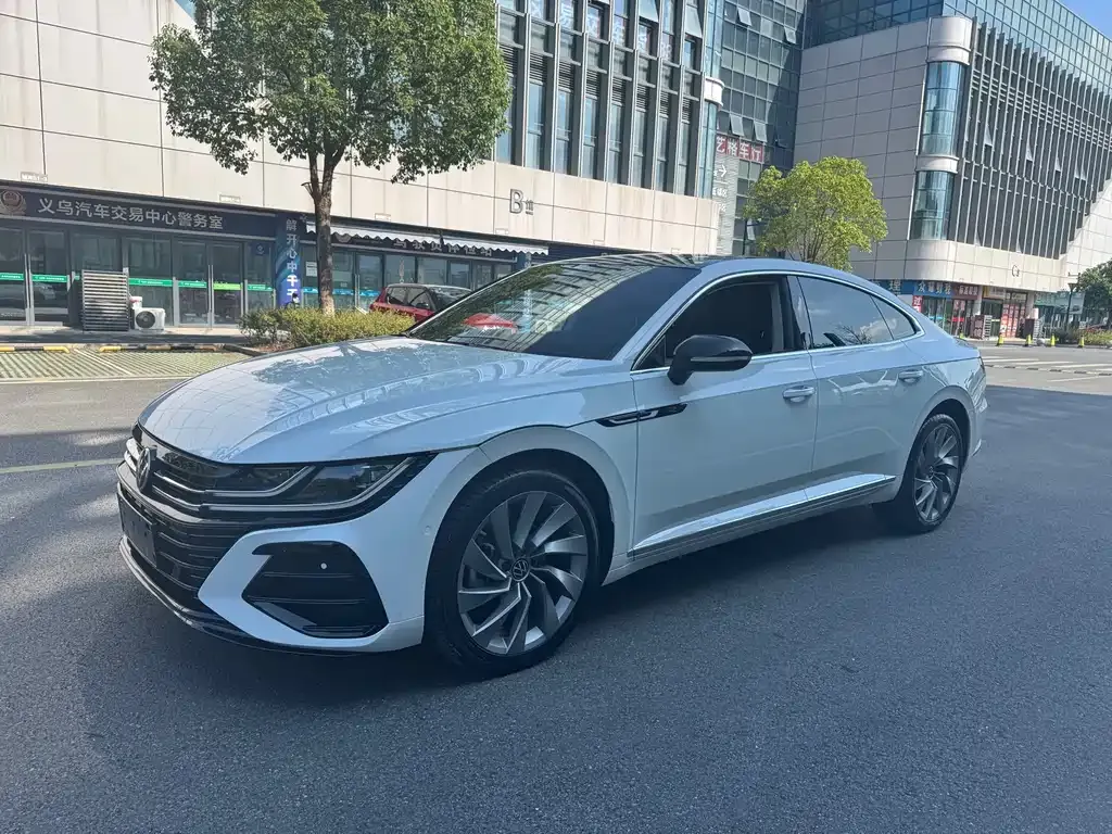 Volkswagen CC 2023 из CN, фото 1