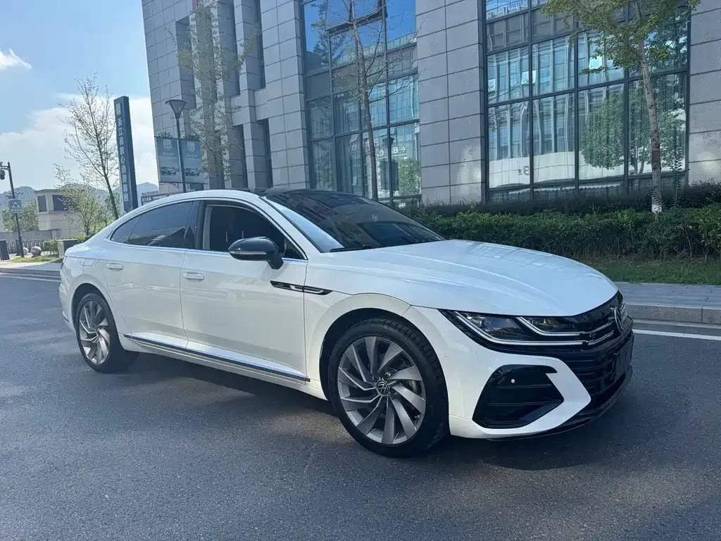 Volkswagen CC 2023 из CN, фото 4