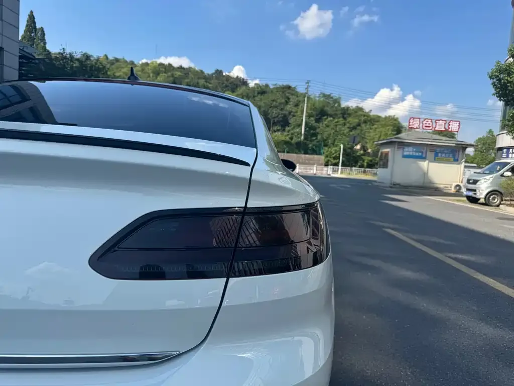 Volkswagen CC 2023 из CN, фото 8