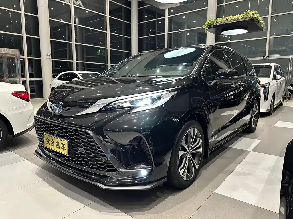 Toyota Granvia 2023 из CN, фото 1