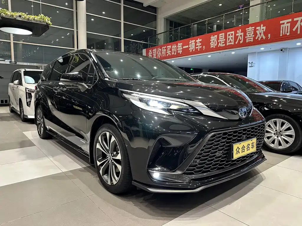 Toyota Granvia 2023 из CN, фото 3