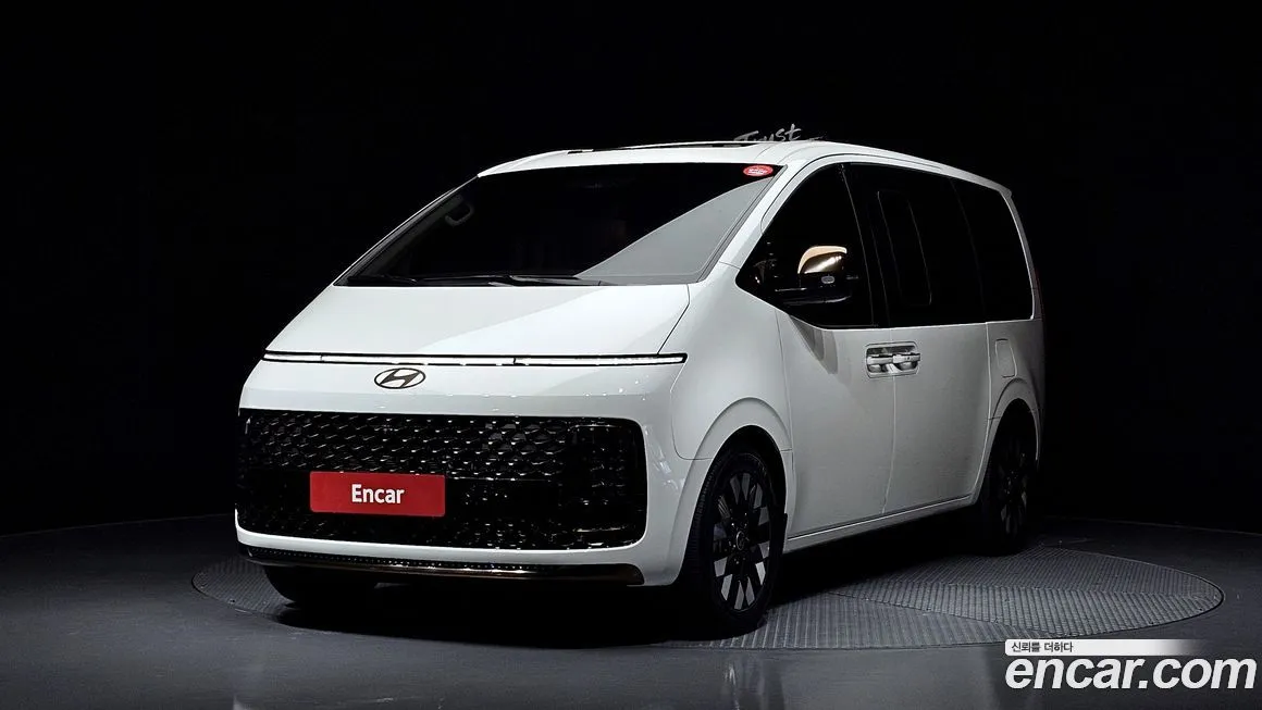 Hyundai Staria — фото 1