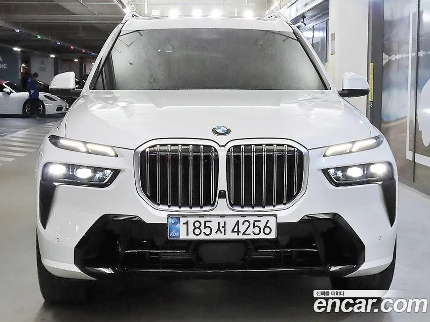 BMW X7 — фото 2