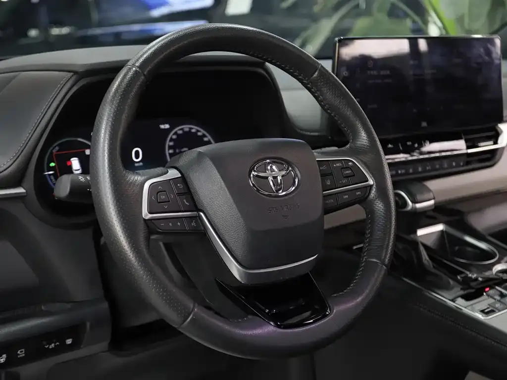 Toyota Granvia 2024 из CN, фото 6