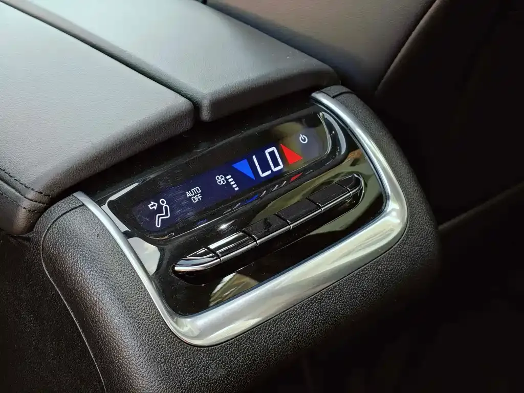 Buick Enclave 2021 из CN, фото 10