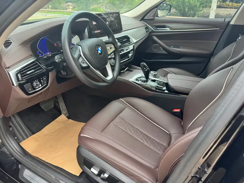 BMW 5 Series — фото 4