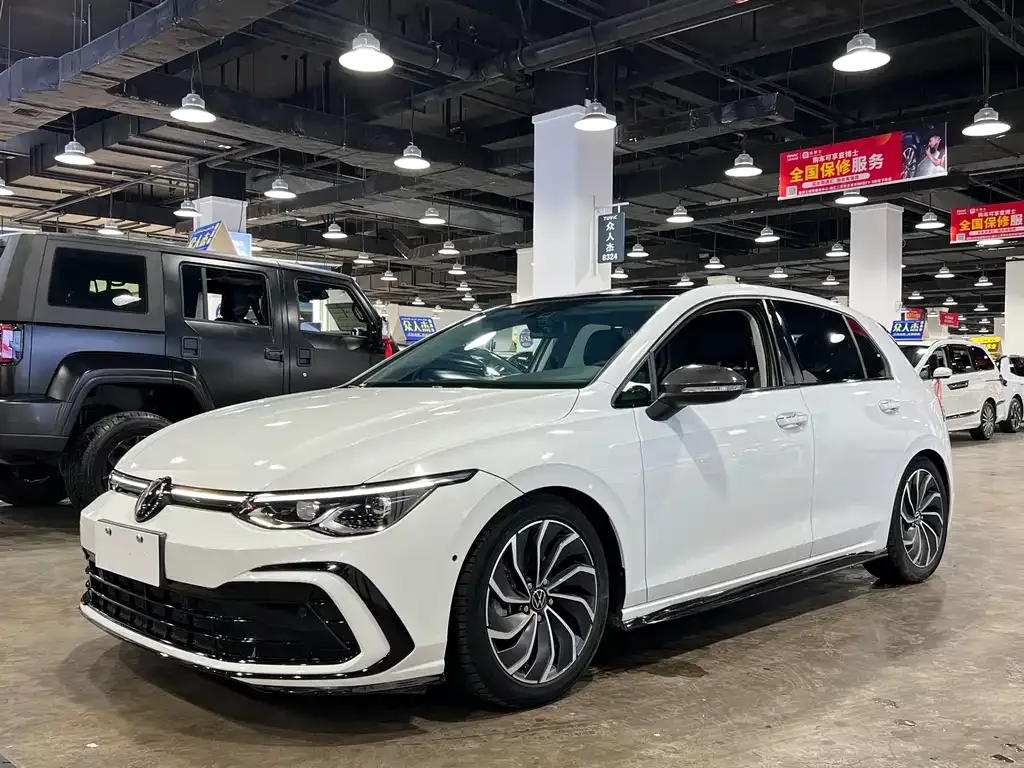 Volkswagen Golf 2023 из CN, фото 3