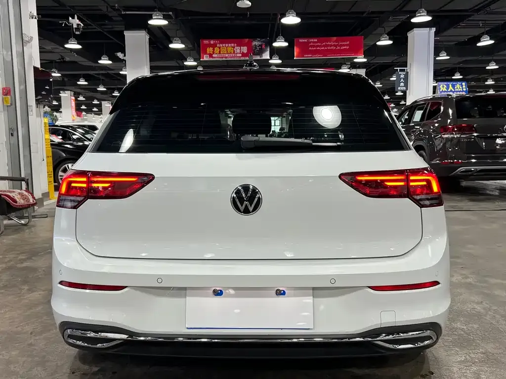 Volkswagen Golf 2023 из CN, фото 4