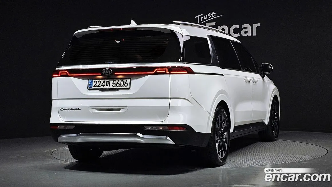 Kia Carnival — фото 2