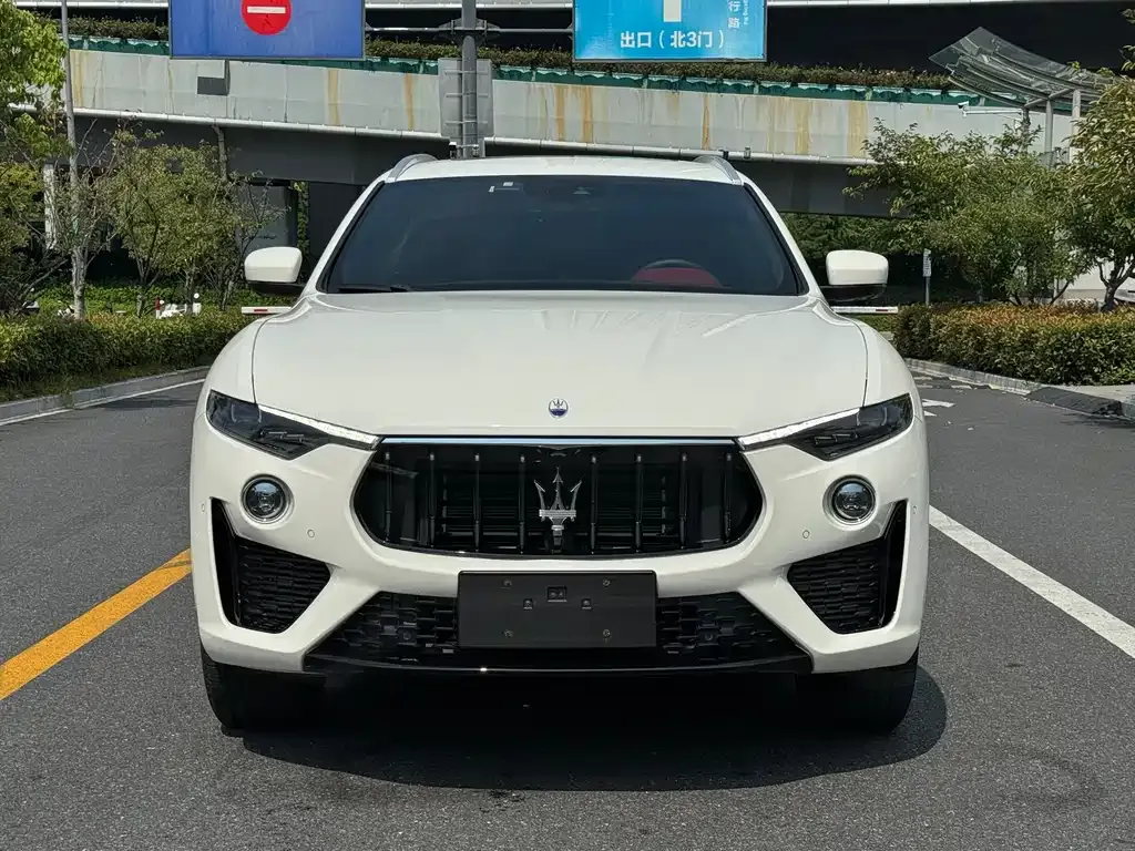 Maserati Levante — фото 2