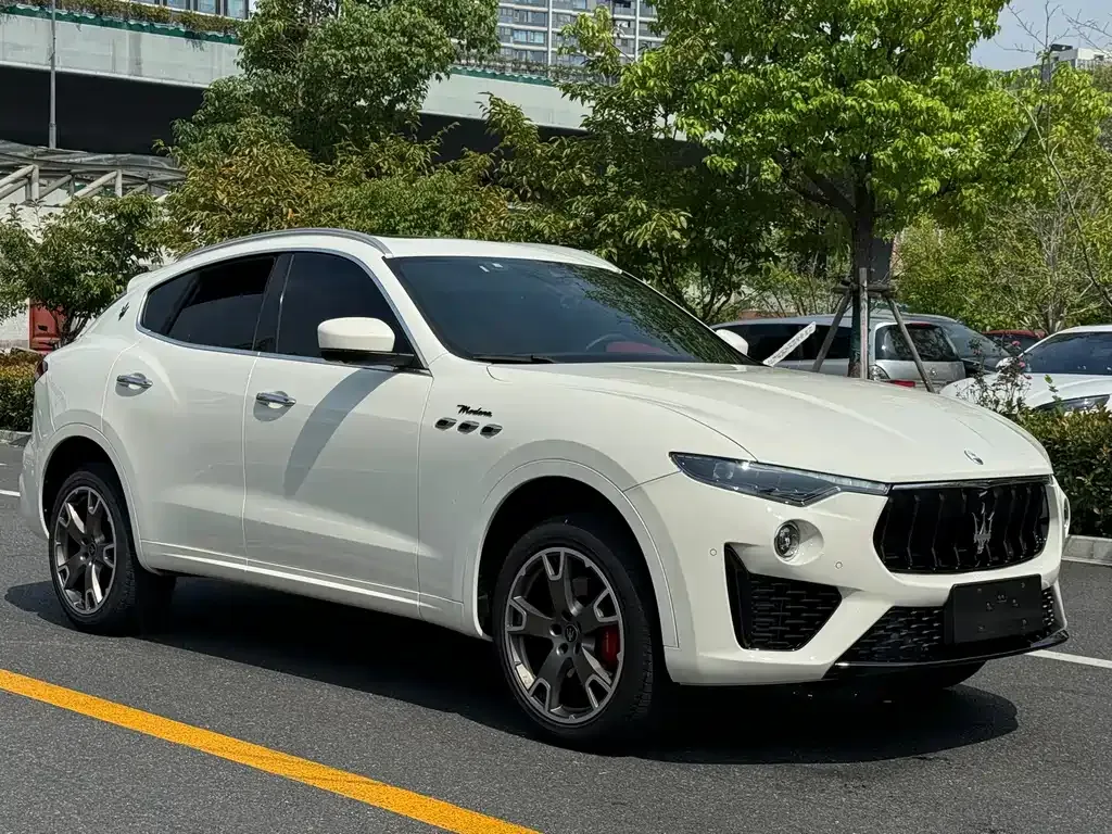 Maserati Levante — фото 3