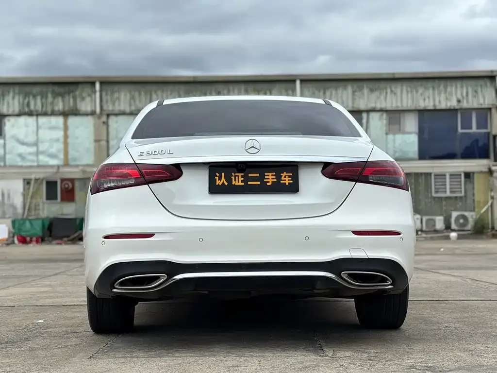 Mercedes-Benz E-Class — фото 10