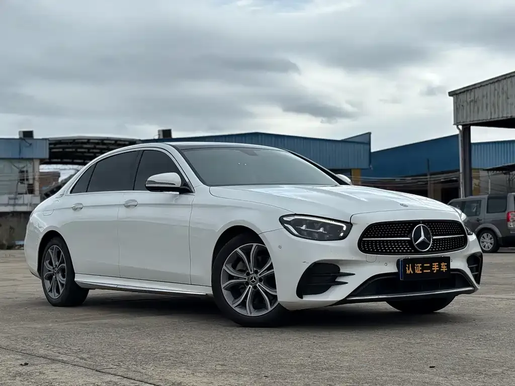 Mercedes-Benz E-Class — фото 3