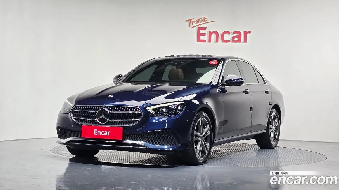 Mercedes-Benz E-Class — фото 1