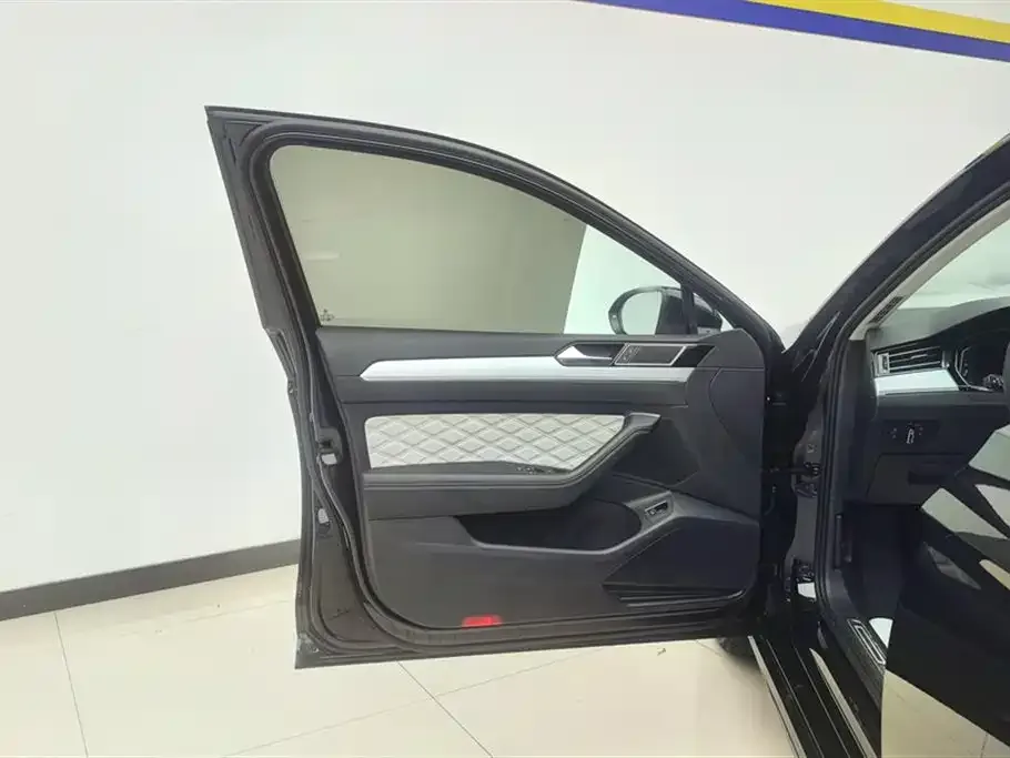 Volkswagen Magotan 2024 из CN, фото 7