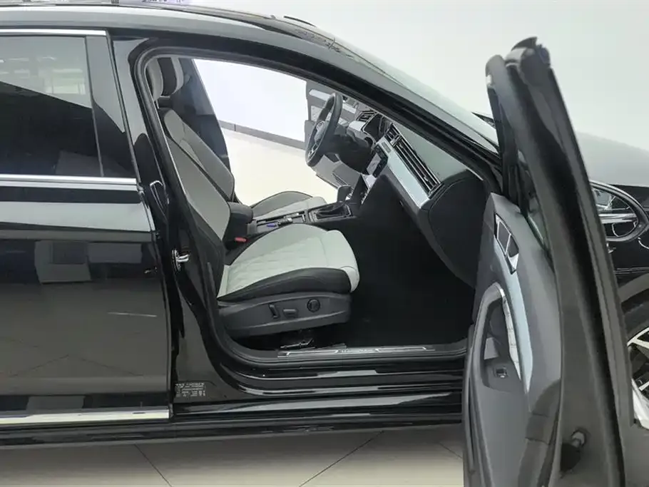 Volkswagen Magotan 2024 из CN, фото 8