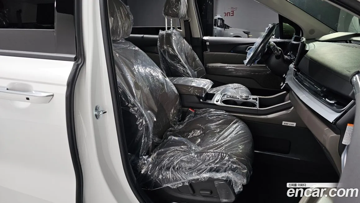 Kia Carnival — фото 10