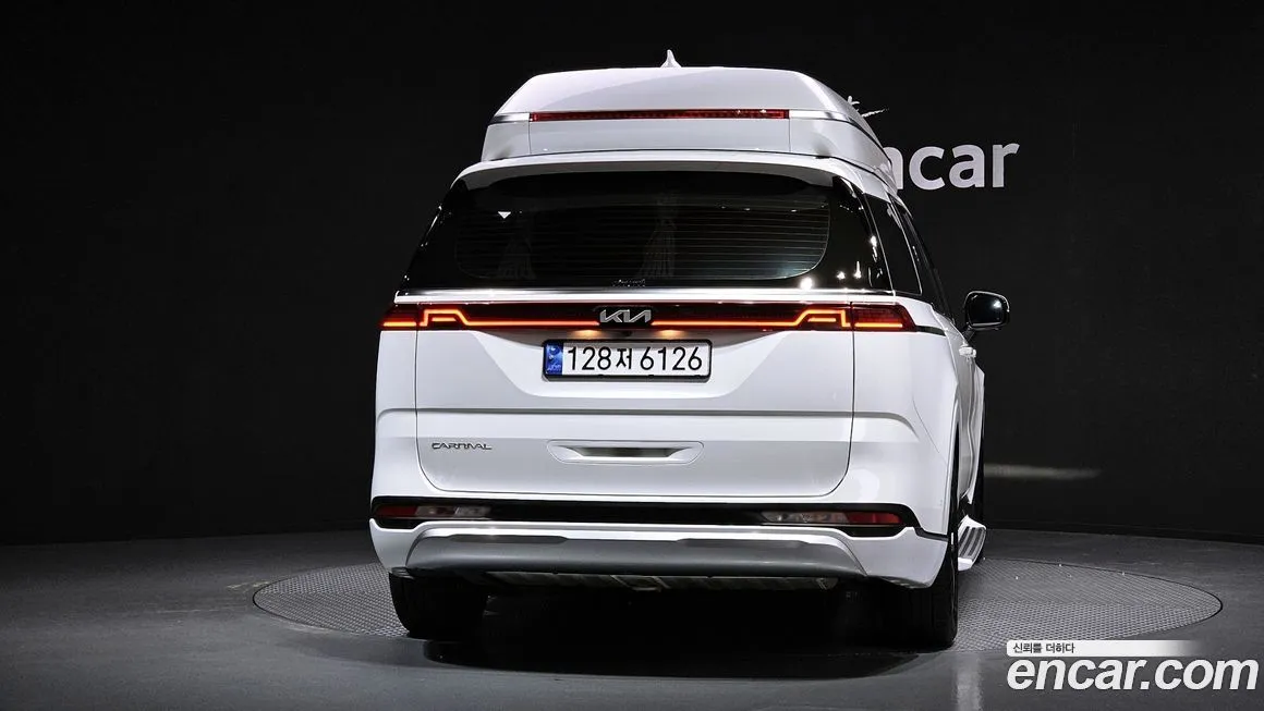 Kia Carnival — фото 4