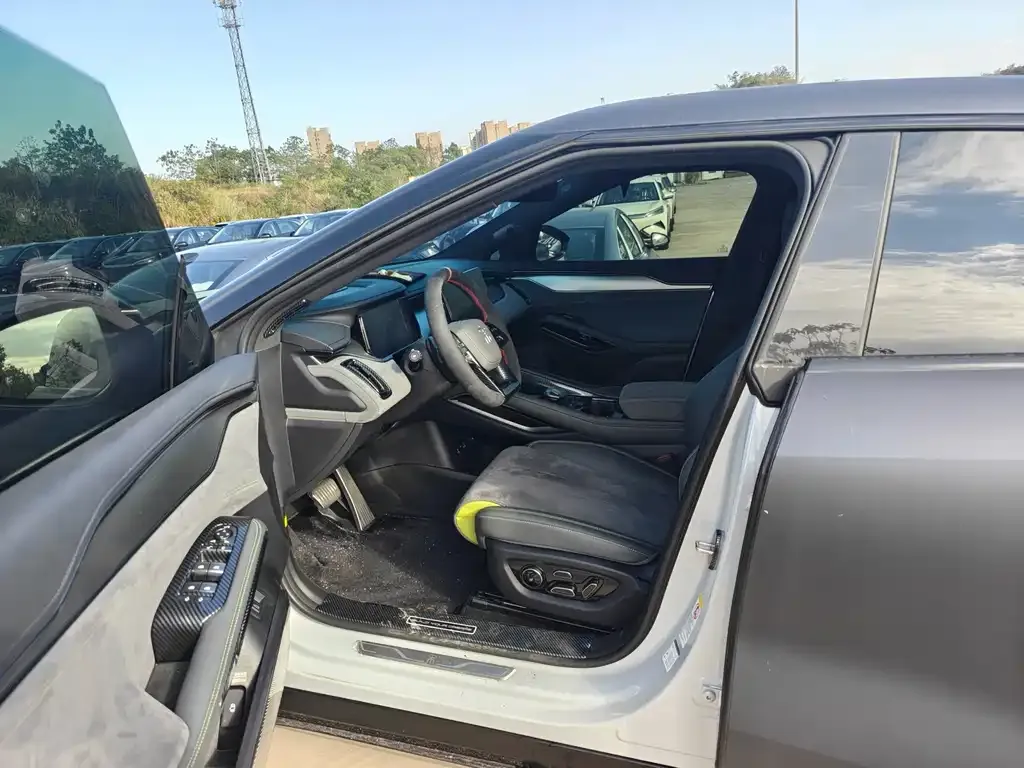 BYD L EV 2024 из CN, фото 3