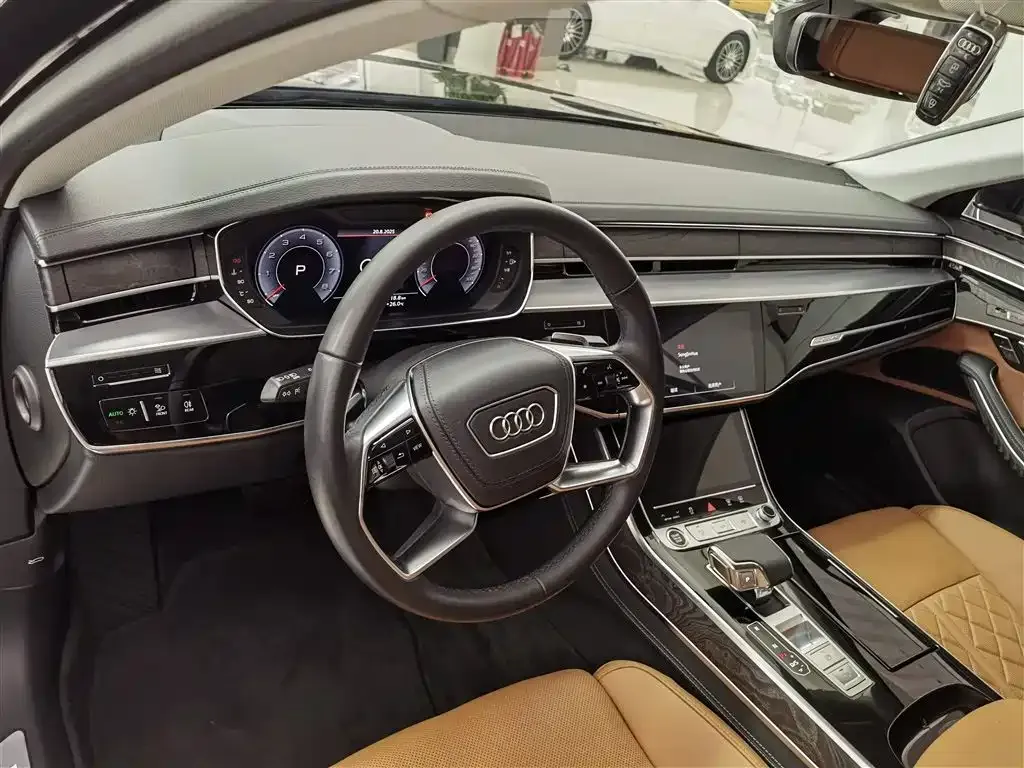 Audi A8 — фото 10