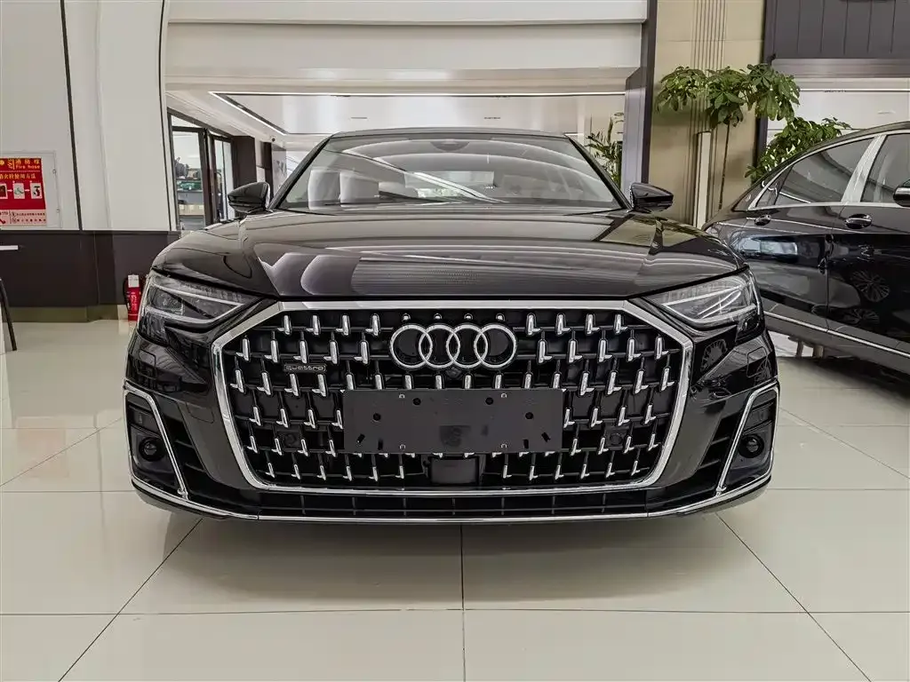 Audi A8 — фото 2