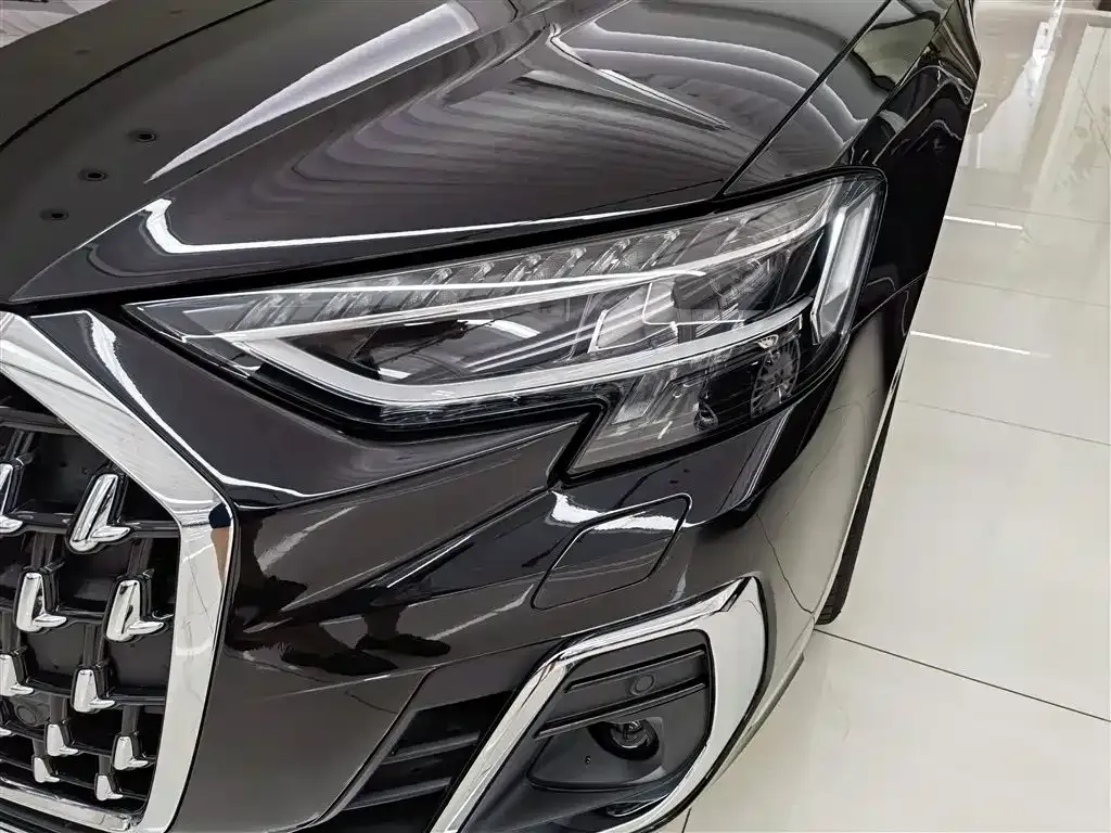 Audi A8 — фото 5