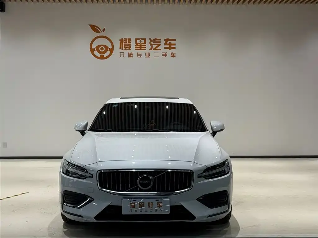 Volvo S60 2022 из CN, фото 2