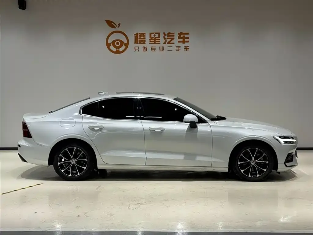Volvo S60 2022 из CN, фото 3