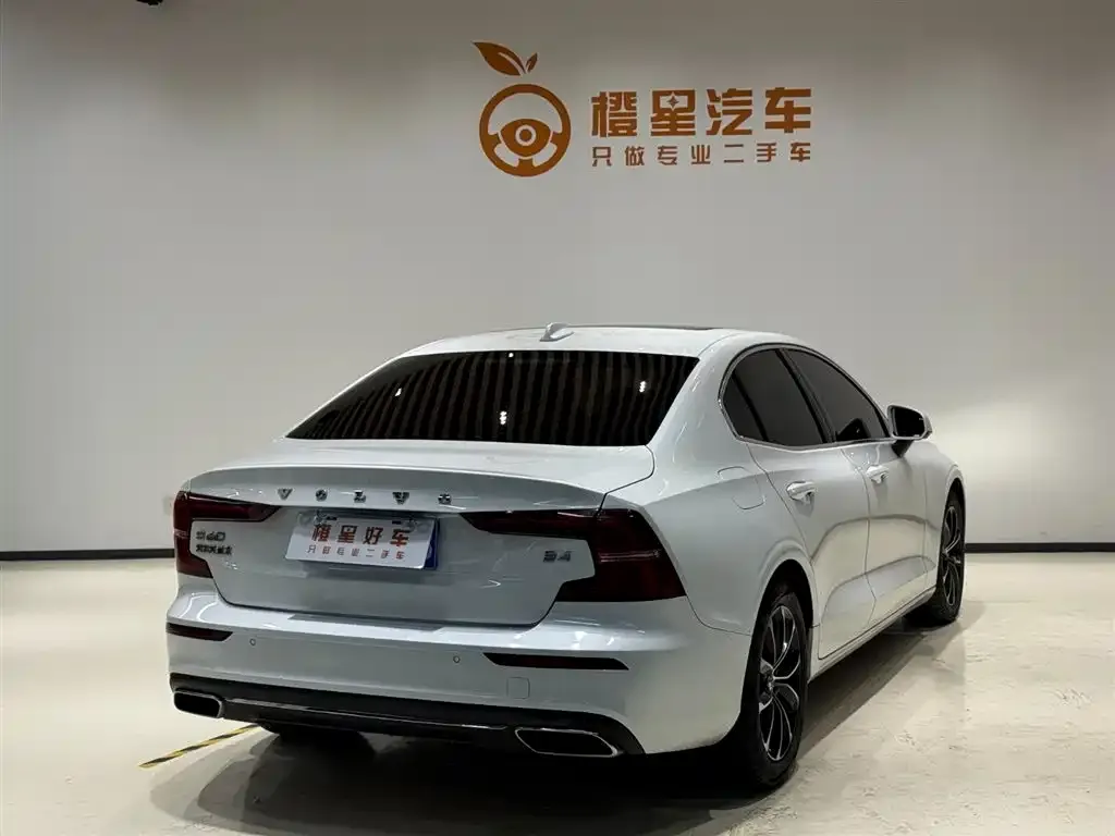 Volvo S60 2022 из CN, фото 4