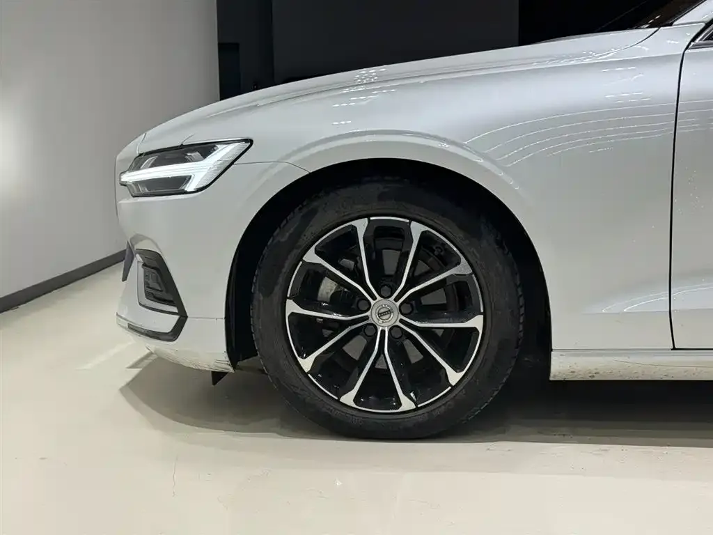 Volvo S60 2022 из CN, фото 6