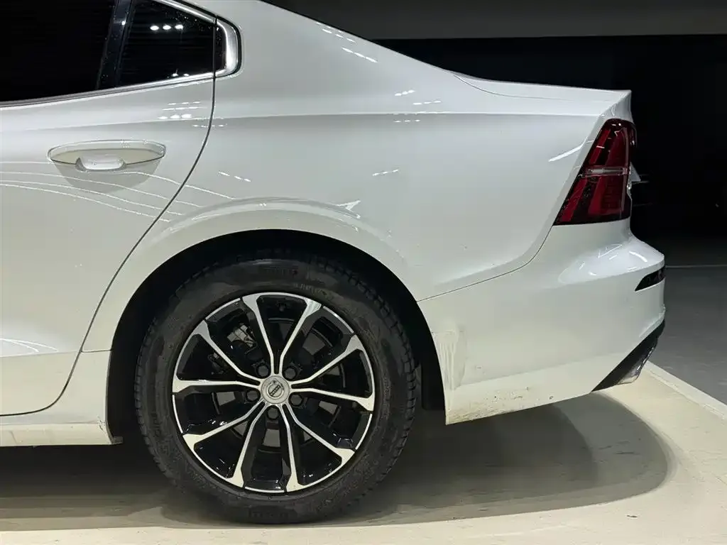 Volvo S60 2022 из CN, фото 7