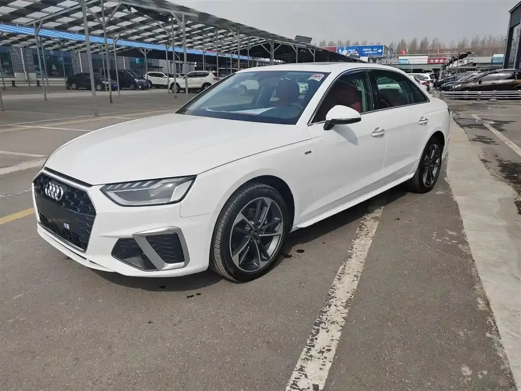Audi A4L 2023 из CN, фото 1